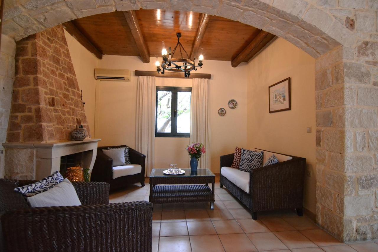 Christina Villas- Minoan Inland Pentamodi Экстерьер фото